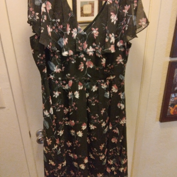 City Chic Black Floral Dress Size 14 - Picture 5 of 5